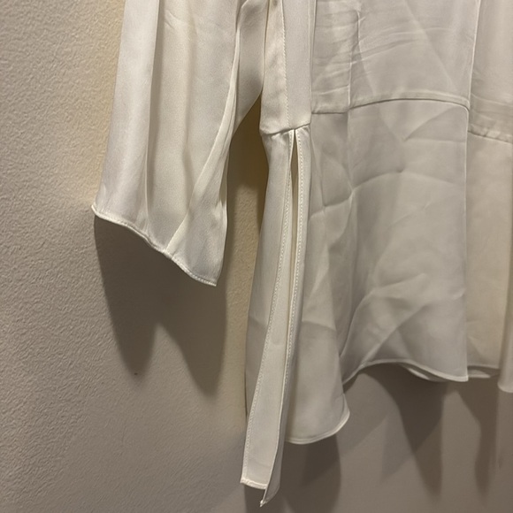 Theory Women's White silk blouse - size large - zip closure - 3/4 sleeve - Picture 3 of 8